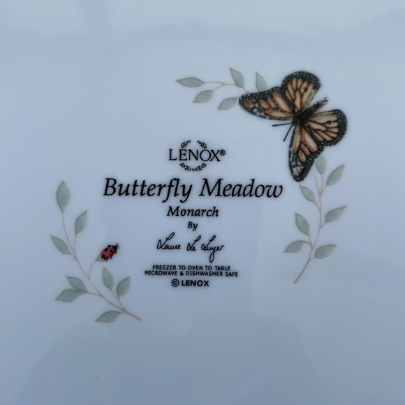 Lenox Butterfly Meadow Monarch by Louise de Luyer Plate - Picture 3 of 3